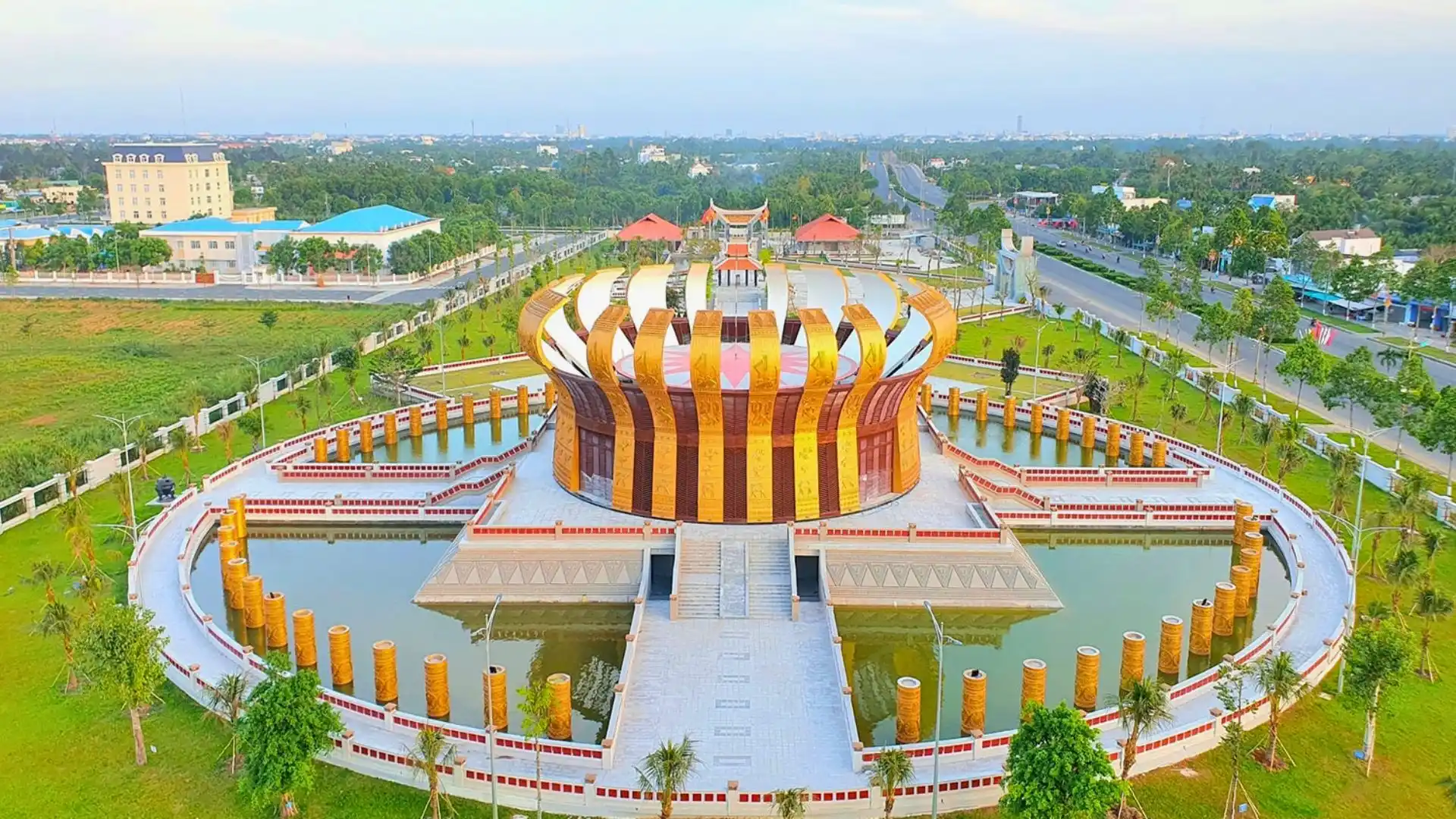 đền thờ vua hùng từ trên cao