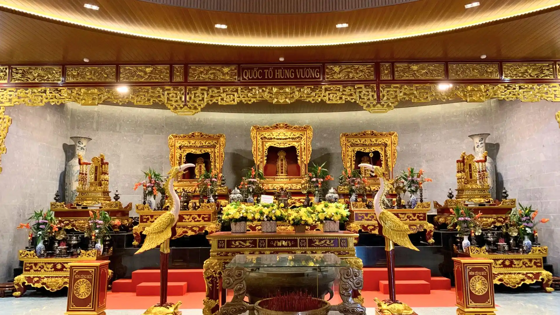 gian thờ quốc tổ hùng vương