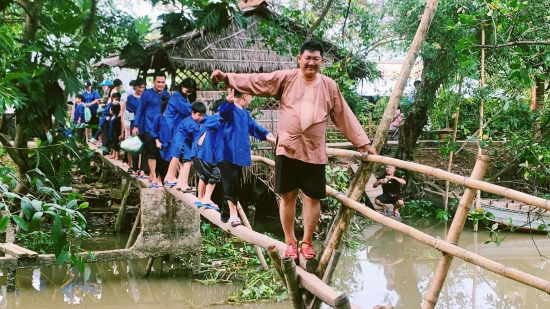 Trải nghiệm cầu khỉ tại Cồn Sơn