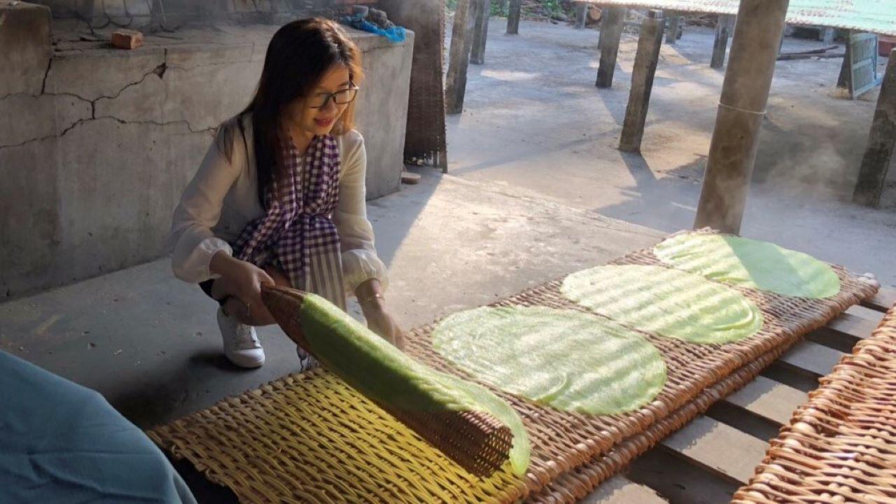 Tham quan lò hủ tiếu lâu đời tại Cần